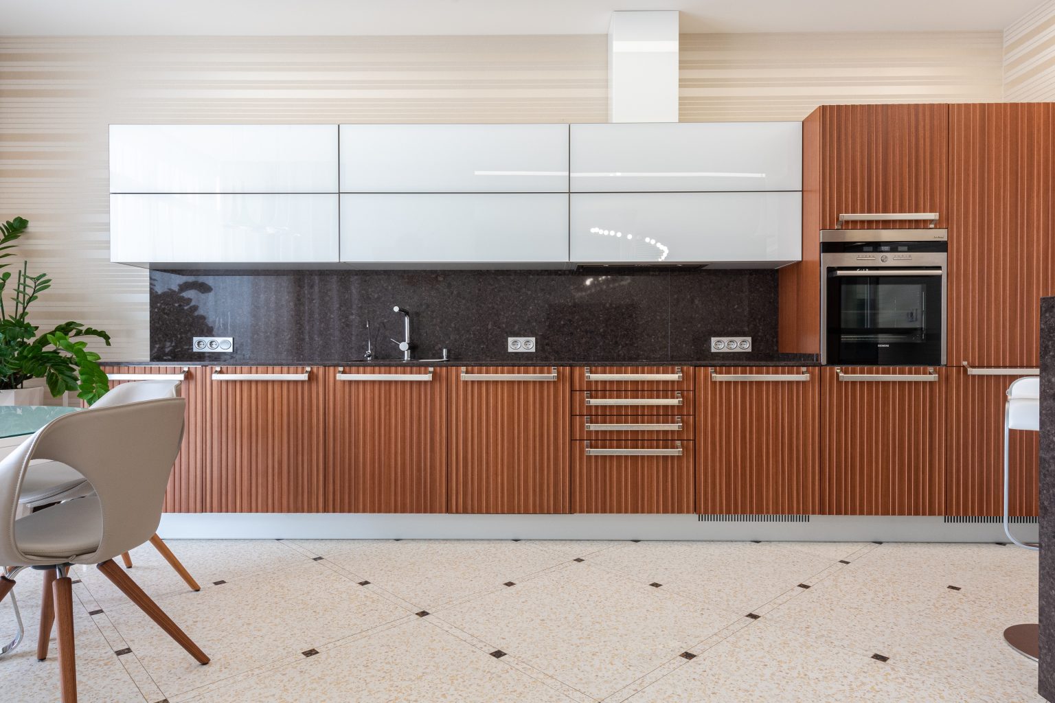 How to Get Sparkling Wall and Floor tiles