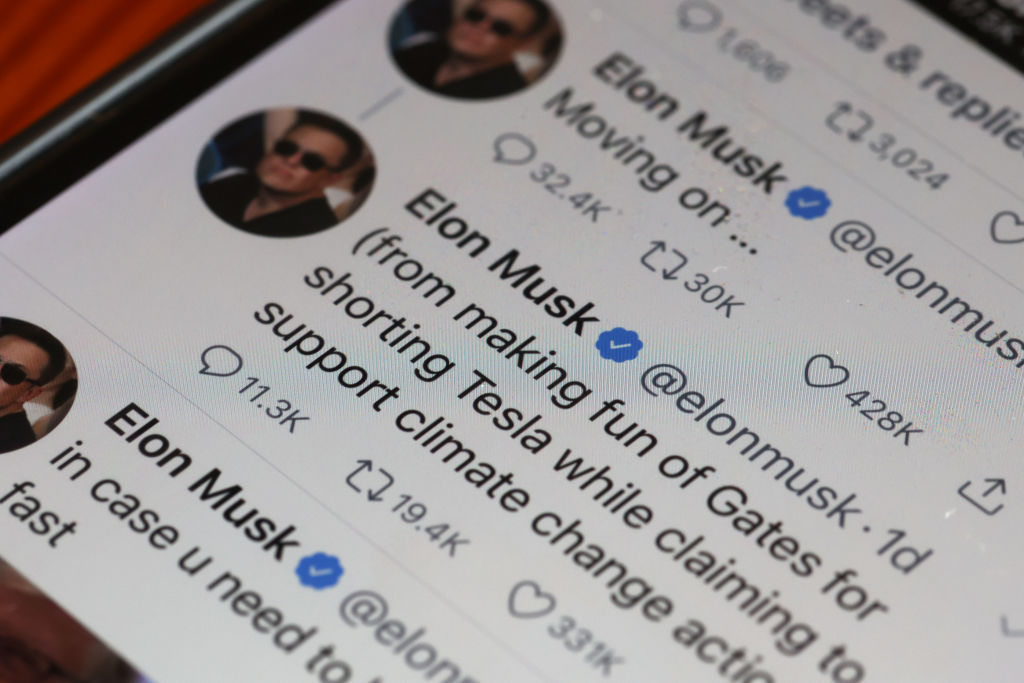 Musk is contemplating a Twitter “beef” duel with totally different “variations” of the location Musk is considering a Twitter "beef" duel with different "versions" of the site