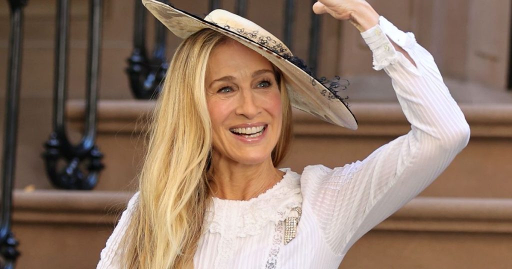 Sarah Jessica Parker Resurrects Carrie Bradshaw’s Most Iconic Outfits. Sarah Jessica Parker Resurrects One Of Carrie Bradshaw's Most Iconic Outfits On And Just Like That Set