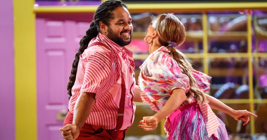Hamza Yassin, Strictly Come Dancing’s Top Performer, Returns to the Leaderboard Strictly Come Dancing's Hamza Yassin Turns In Another Fantastic Performance As He Tops Leaderboard Again
