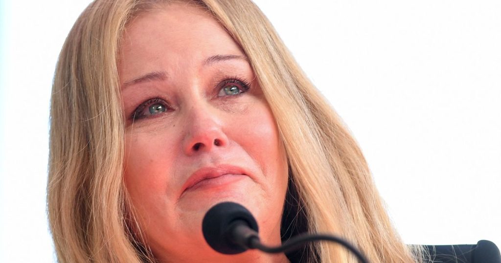Christina Applegate Accepts Hollywood Walk Of Fame Star In Tears: 'I Love You Guys So Much'