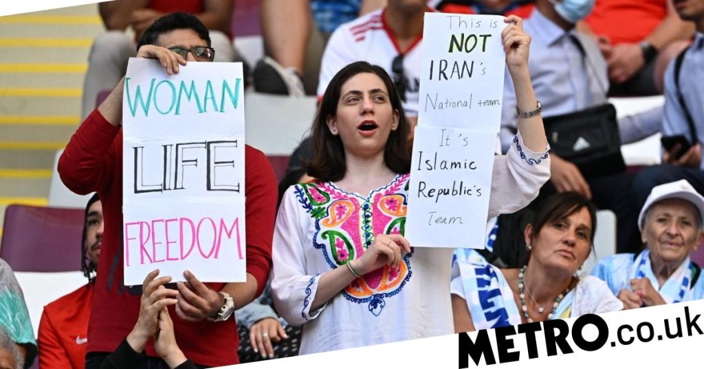 Iran head coach Carlos Queiroz tells followers to ‘keep at residence’ after England defeat | Soccer Iran head coach Carlos Queiroz tells fans to 'stay at home' after England defeat | Football