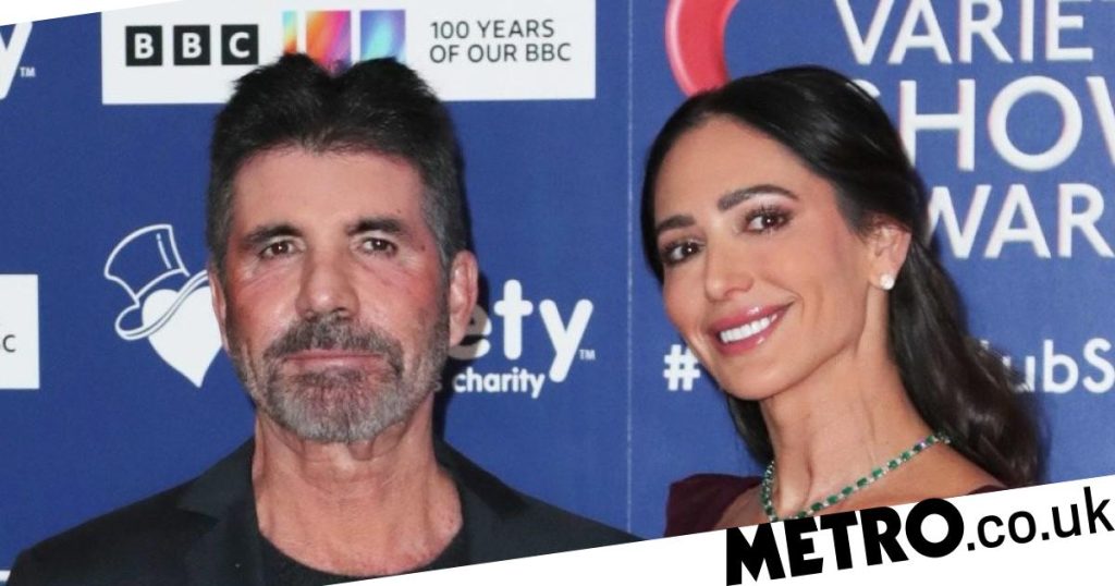 Simon Cowell mingles with Naomi Campbell and Holly Willoughby at awards Simon Cowell mingles with Naomi Campbell and Holly Willoughby at awards