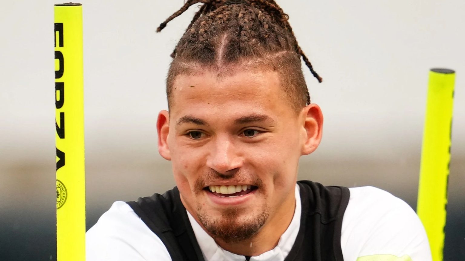 Gareth Southgate gets some good news from Pep Guardiola that Kalvin Phillips is fit to play in the World Cup Gareth Southgate FINALLY gets good injury news as Pep Guardiola confirms Kalvin Phillips WILL be fit for World Cup