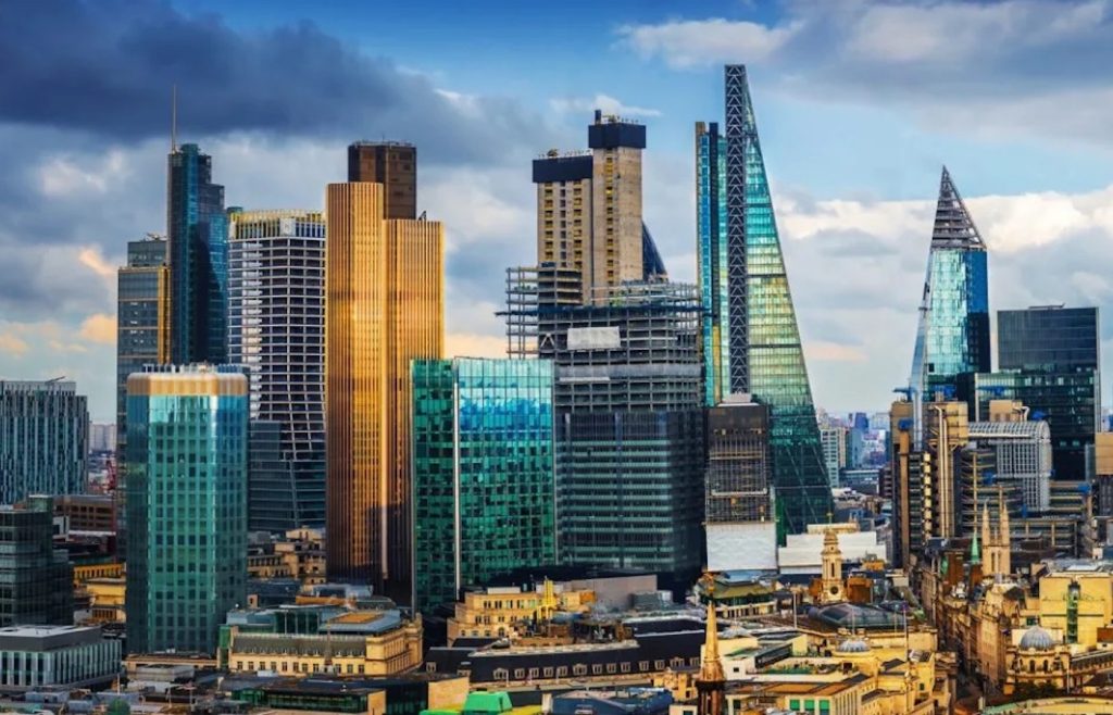 Business leaders urge govt to restore 'hard-won reputation for stability' after rate rise and recession warning