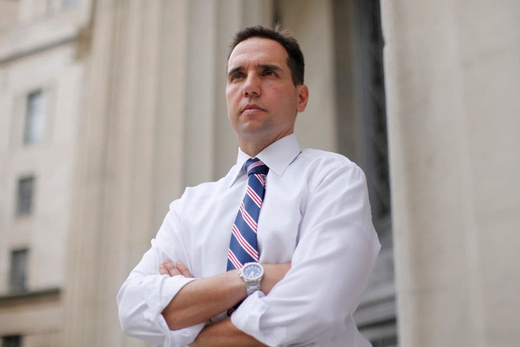 Garland appoints warfare crimes prosecutor Jack Smith as particular counsel to supervise Trump probes Garland appoints war crimes prosecutor Jack Smith as special counsel to oversee Trump probes