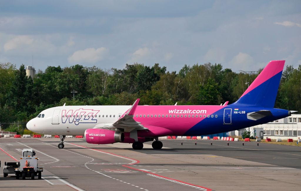 Wizz Air gets slammed from the regulator of aviation for refunds and complaints Aviation regulator slams Wizz Air over complaints and refunds