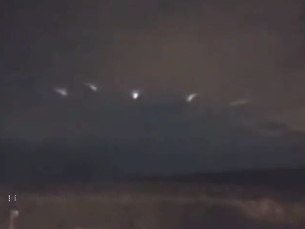 UFO: Mysterious lights seen in Wisconsin sky as witnesses raise speculation