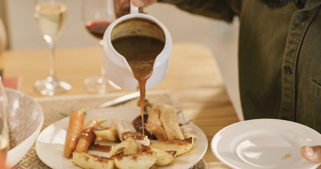 This Is How To Make The Perfect Gravy According To Scientists