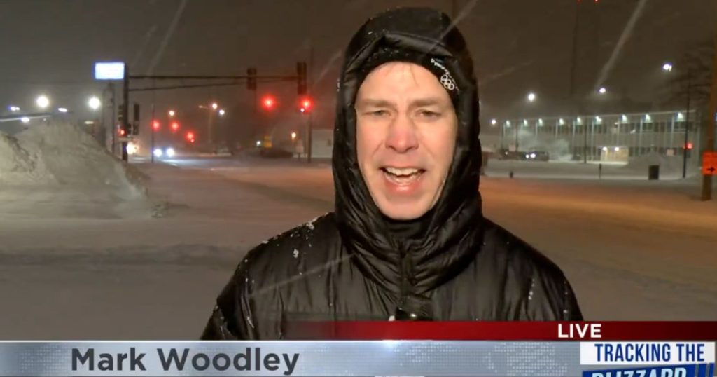 US Reporter Gives Too Much Salt To Take On The Whole Blizzard In Hilarious Broadcast US Reporter Serves Out Enough Salt To Tackle The Whole Blizzard In Hilarious Broadcast