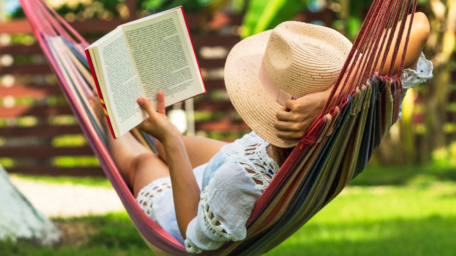 I love to travel - my sneaky method for how to get the most time off work while using the least PTO