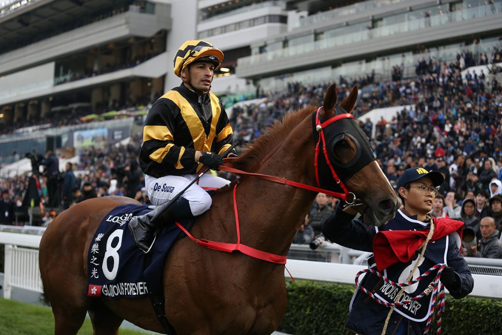De Sousa standing up to rival Ho in championship race