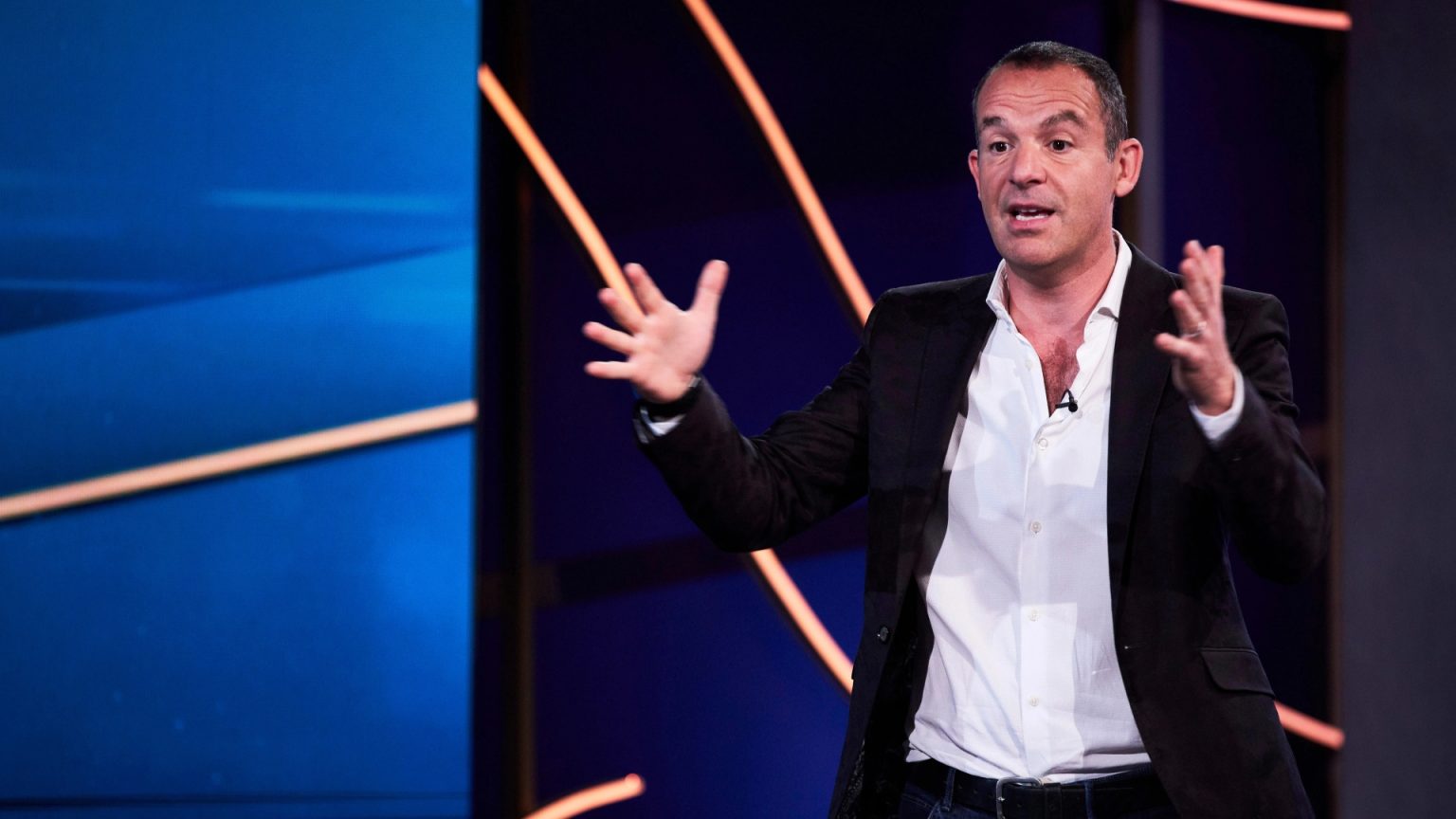 Martin Lewis warns about credit card debt before Christmas – here are the four rules to follow Martin Lewis issues warning over credit card debt ahead of Christmas - the four rules you must follow