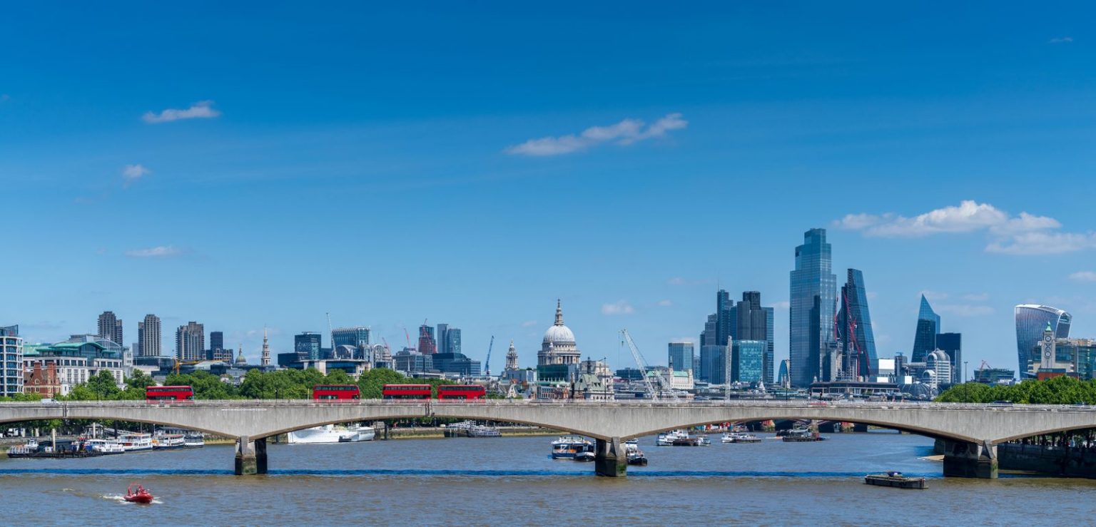 Londoners evacuated after mains bursts bring deluge Londoners evacuated from homes after burst mains bring deluge