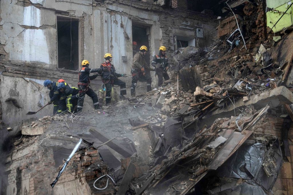 Ukraine-Russia war – live: Ukrainian general warns of possible Russian invasion from North