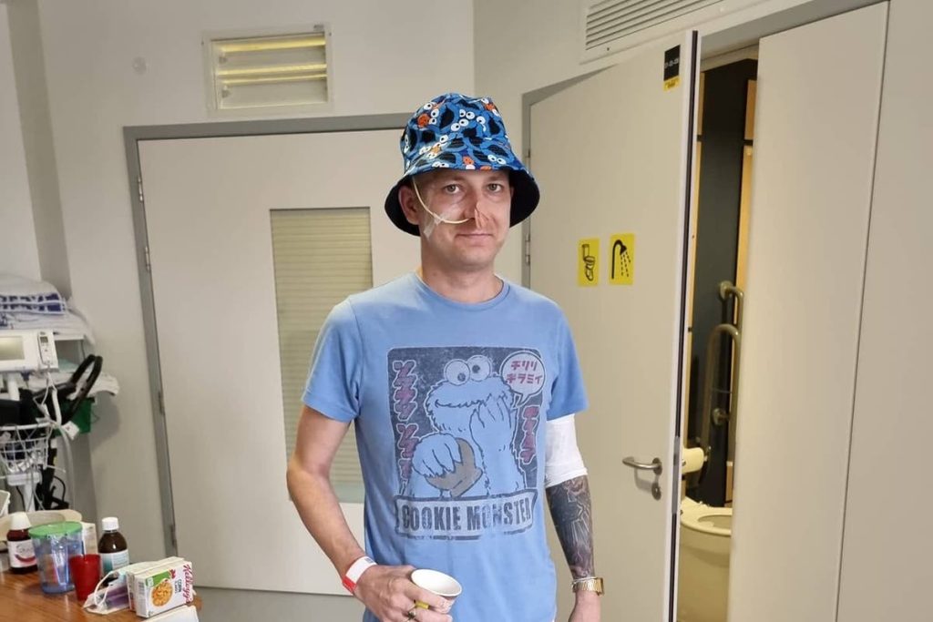Leukaemia symptoms: Engineer reveals three ‘long Covid’ signs that turned out to be terminal cancer Leukaemia symptoms: Engineer reveals three ‘long Covid’ signs that turned out to be terminal cancer