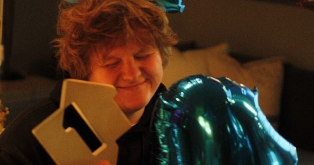 Lewis Capaldi Had A Filthy Response To Latest Number One Hit Lewis Capaldi Had A Filthy Response To Latest Number One Hit
