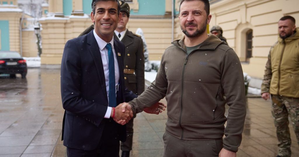 Rishi Sunak Tells Volodymyr Zelenskyy The UK Will Send Tanks To Ukraine