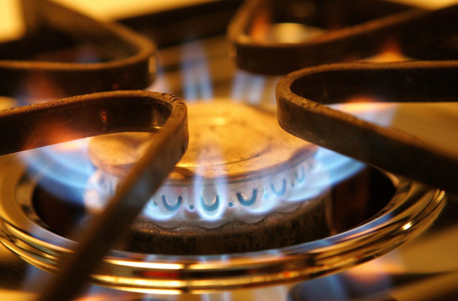 Gas prices dropped 20% in the last week. But what does that mean for your energy bills, and how can you benefit from it? Gas prices down 20 per cent in last week but what does it mean for your energy bills?