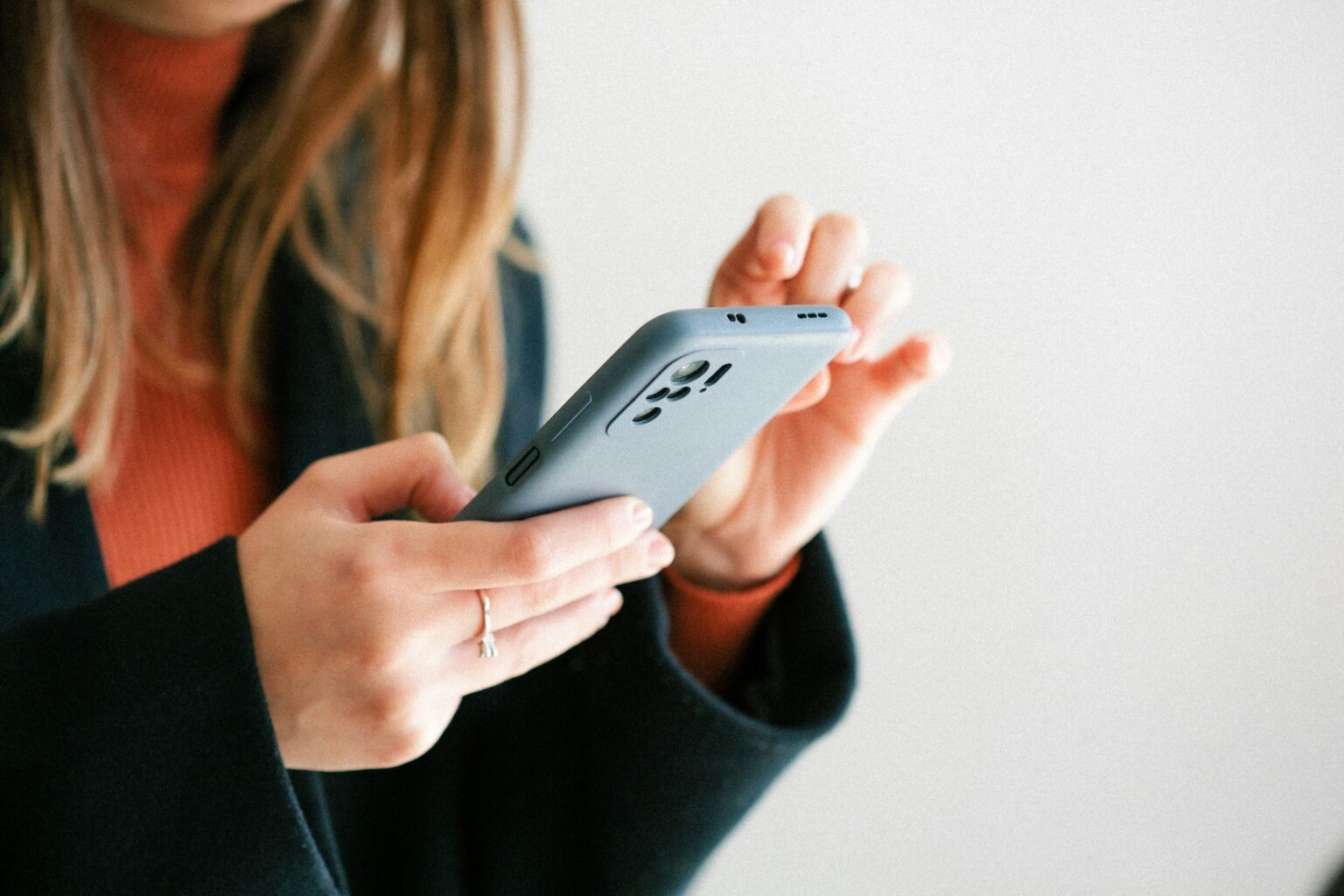 The Influence of Mobile Technology on Manchester Startups: Insights from Scott Dylan